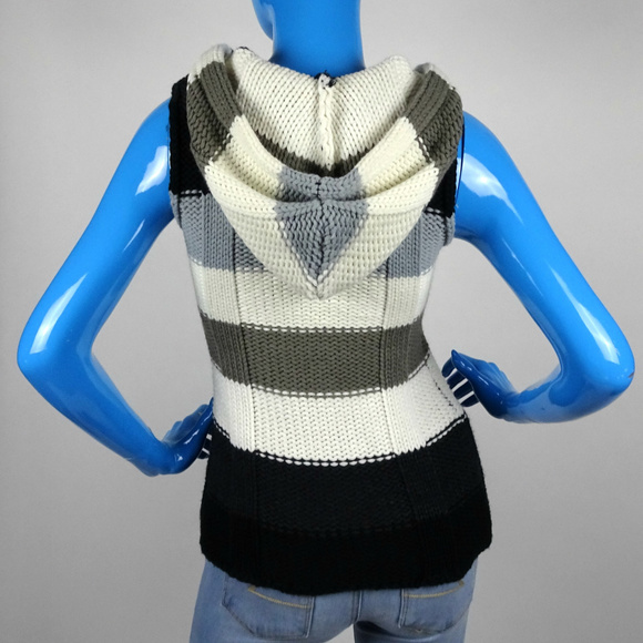 Epic Threads Chunky Knit Hooded Vest Juniors S - Picture 6 of 6